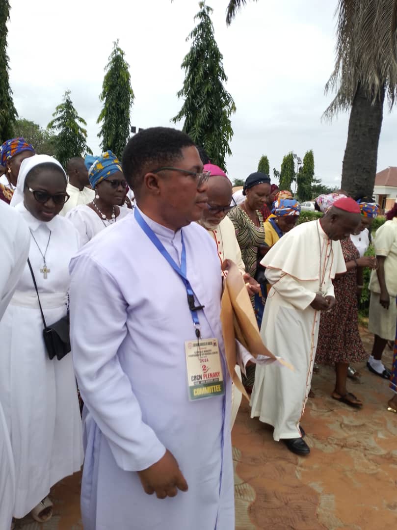 Sacred Heart, Agenebode parish welcomes CBCN representatives with ...